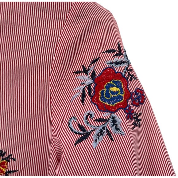 Nine West Women's Floral Embroidered BOHO Artsy Boxy Bell Sleeve Top Size Medium - Picture 2 of 6